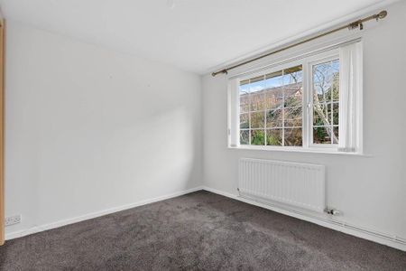 6a Strathearn Court, Holywood, BT18 9NR - Photo 4