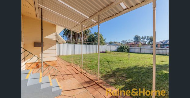 Charming Family Home - Photo 1