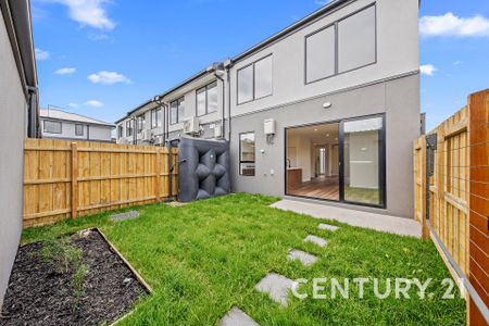 Modern Comfort with Everyday Ease - Photo 5