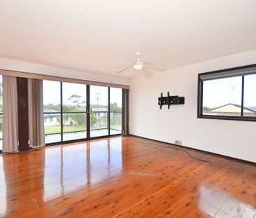 Renovated Double- Storey Home - Photo 2