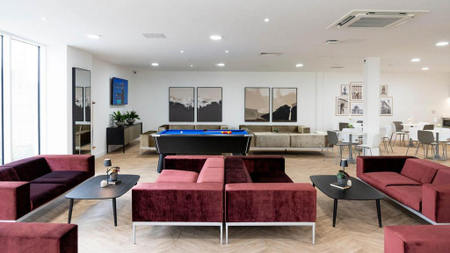 1 bedroom in a flat share to rent - Photo 2