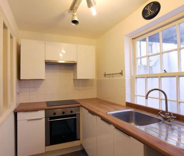 2 bedroom maisonette to rent - Photo 4