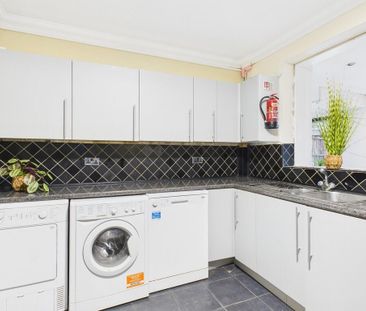 1 bedroom in a house share to rent - Photo 5