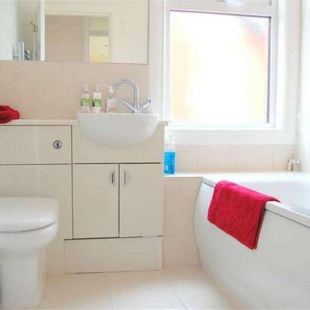 F Gleneldon Road, Streatham, London, SW16 - Photo 4