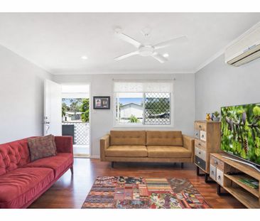 Dual Living in Quiet Cul-De-Sac with Fully Fenced Yard - Photo 1