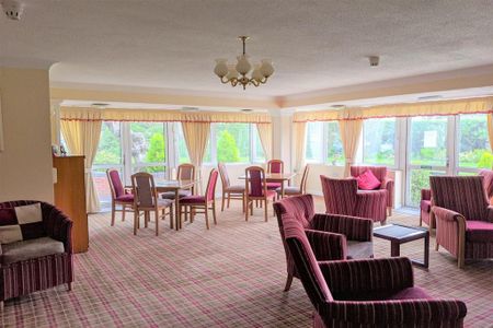 1 bedroom retirement property to rent - Photo 2