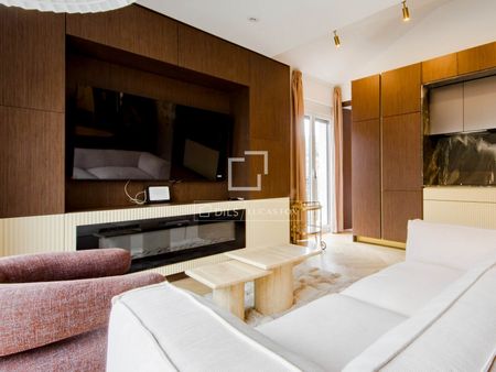 Excellent 2 Bedroom penthouse for rent in Cortes / Huertas, Madrid - Photo 3