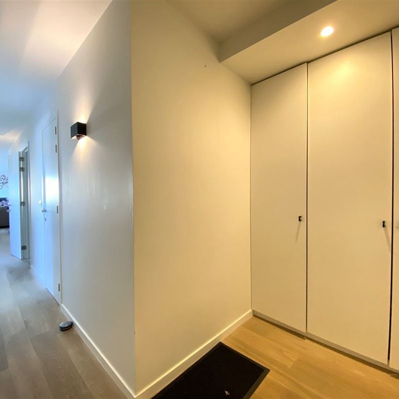 Prachtig appartement op de tweede verdieping, in het centrum van Evergem - Photo 1