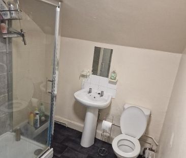 5 bedroom detached house to rent - Photo 2