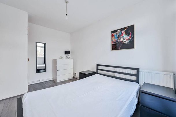 3 bedroom flat to rent - Photo 1