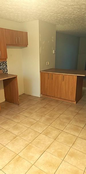 Immeuble - 4872 Magloire 4 1/2 à Louer - Photo 1