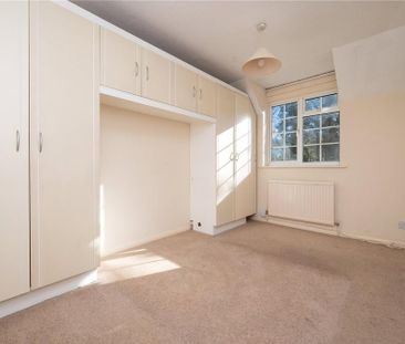 2 bedroom end of terrace house to rent - Photo 4