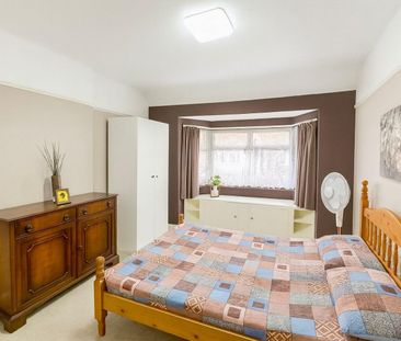 4 bedroom House To Let Total Size: 1238 SQ FT - Photo 6