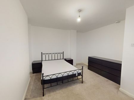 Flat to rent on - Photo 5