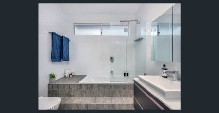 Stylish Oversized Home Walking Distance To Beach - Photo 4