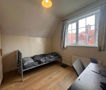 Fitzneal Street, London, W12 0BA - Photo 1