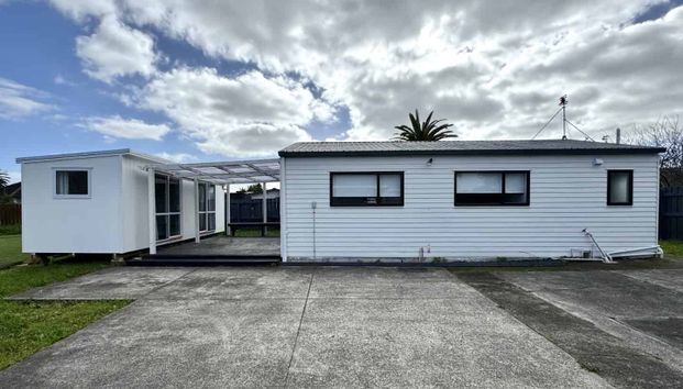East Tamaki, 4 bedrooms - Photo 1