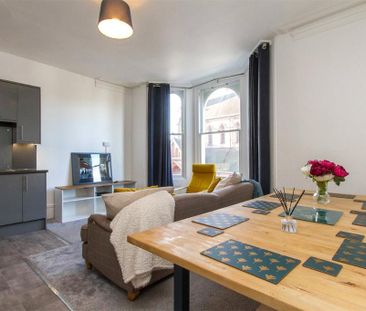 4 bedroom maisonette to rent - Photo 3