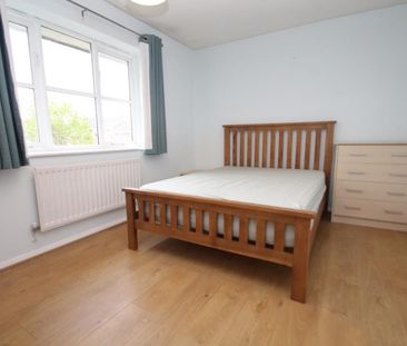 2 Bed Terraced House, Stonegate Crescent, LS7 - Photo 4