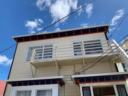 Charming 3BR Newtown Flat for Rent,no lounge - Photo 4