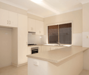 ✨ Stylish Family Living in a Prime Campbelltown Location - Photo 5