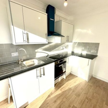 State Mansions, Ilford, IG6, Property for rent - Photo 3