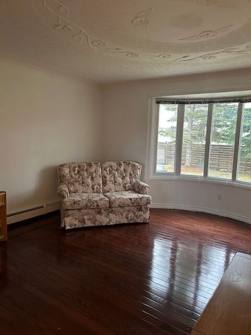 Executive Red Deer (4) Bedroom Family Home – Anders Park - Photo 3