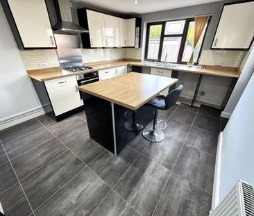 3 bedroom semi-detached house to rent - Photo 4