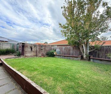 17 Lewisham Close, Hampton Park VIC - Photo 4