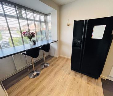 4 bedroom end of terrace house to rent - Photo 4