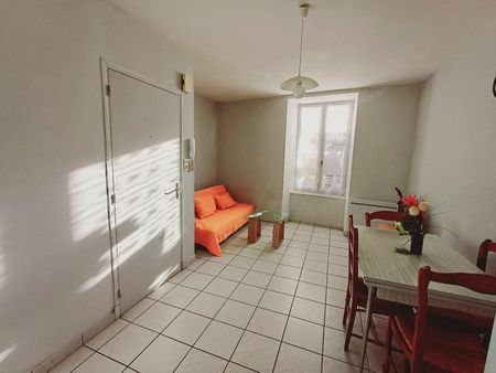 Location Appartement 2 pièces 34m² MILLAU 12100 - Photo 2
