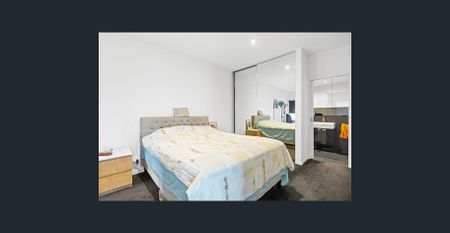 2 Bedroom (+ Study) & 2 Bathroom with HUGE Balcony in Ultra Convenient Location! - Photo 3