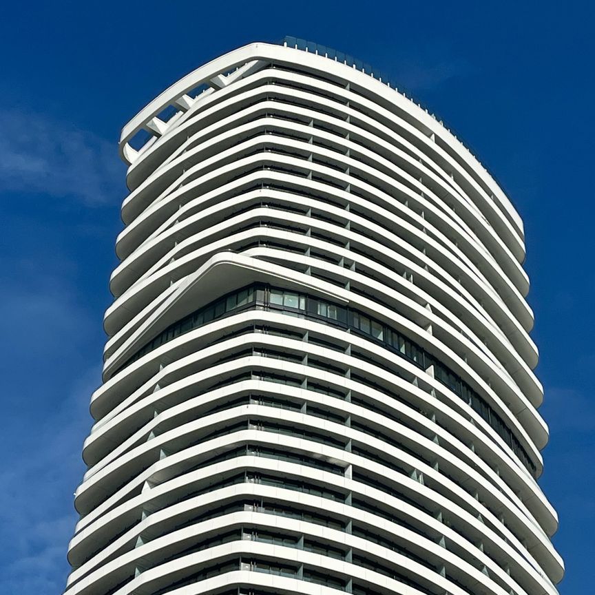 DANUBEFLATS: Attraktiv möbliertes Apartment mit tollem Balkon - Pool, Sauna, Gym, Lounges, Billa - Photo 1