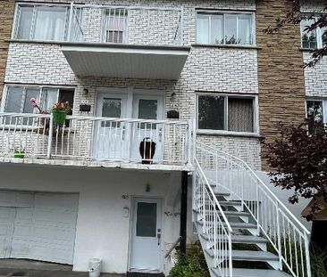 6 1/2 Anjou RDC cour - Photo 1