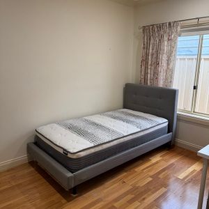 5-bedroom shared house / townhouse, Eton Avenue - Photo 2