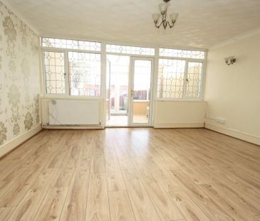 3 bedroom house to rent - Photo 2