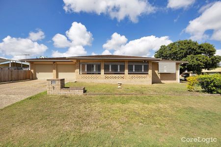 Large Family Home in Mount Pleasant - Photo 4