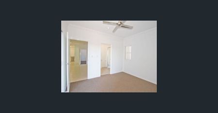 Modern 2 Bedroom Apartment - Photo 4