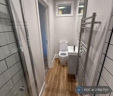 3 bedroom maisonette to rent - Photo 4