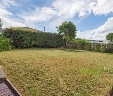 Beautiful 4 Bed 3 Bath Rental in Huapai - Photo 2