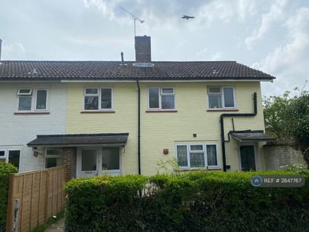 3 bedroom end of terrace house to rent - Photo 4