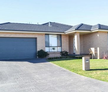 28 Brooklands Drive, - Photo 2