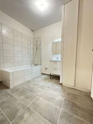 Location Appartement 4 pièces 110m² - Photo 4