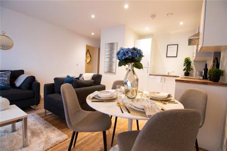 3 bedroom flat to rent - Photo 3