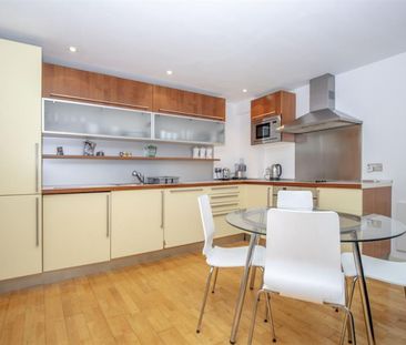 1 bedroom Flat To Let - Photo 2