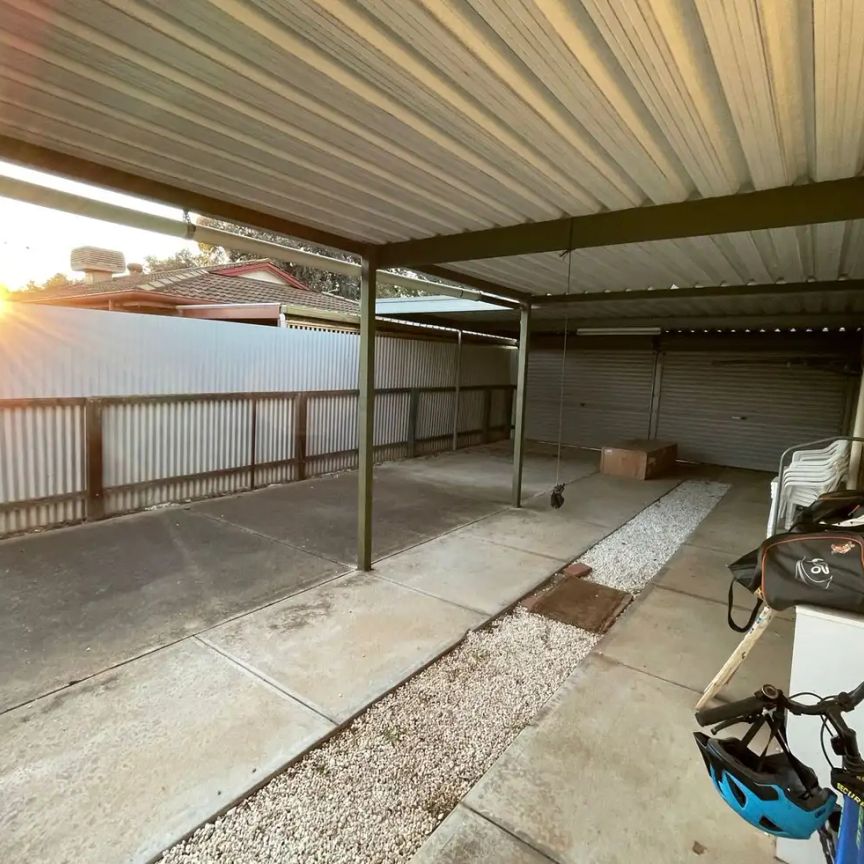 “Fresh & Bright Living in Parafield Gardens 🛋️✨” - Photo 1