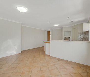 6 Musulin Rise, Lake Coogee. - Photo 4