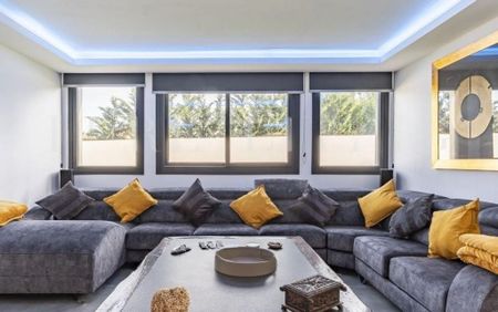 3 bedroom luxury Villa for rent in San Pedro de Alcántara, Andalusia - Photo 3