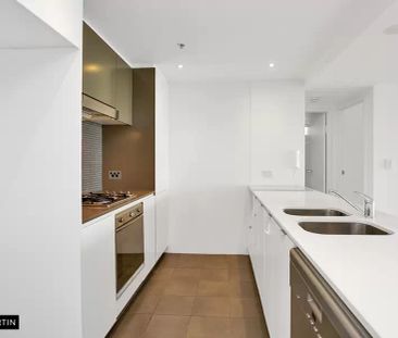 MGM MARTIN - THREE BEDROOM APARTMENT - Photo 2