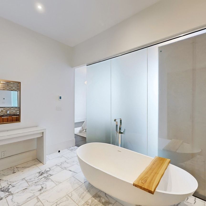 For Lease - 29 Queen Quay Unit# PH1304, Toronto, Ontario - Photo 1